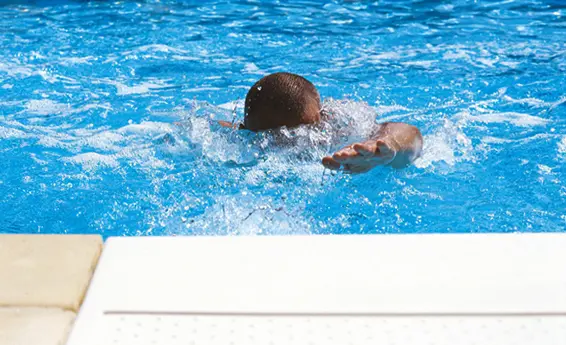 Pool Gegenstromanlage für sportliches Schwimmen